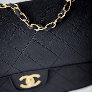 
                  
                    Load image into Gallery viewer, Masterclass: Chanel Bag Cake
                  
                