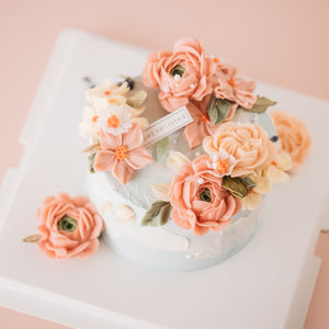 
                  
                    Load image into Gallery viewer, &amp;quot;Grace&amp;quot; Korean Buttercream Flowercake Wreath Style
                  
                