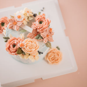 
                  
                    Load image into Gallery viewer, &amp;quot;Grace&amp;quot; Korean Buttercream Flowercake Wreath Style
                  
                