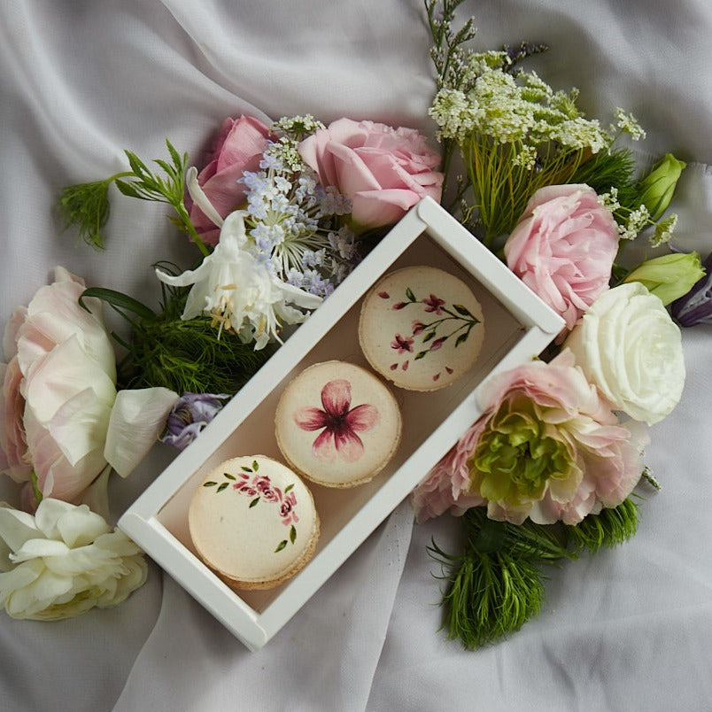 Masterclass: Handpainted Floral Macarons (No Resting Recipe)