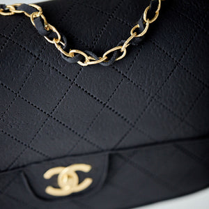 
                  
                    Load image into Gallery viewer, Chanel Bag Cake
                  
                