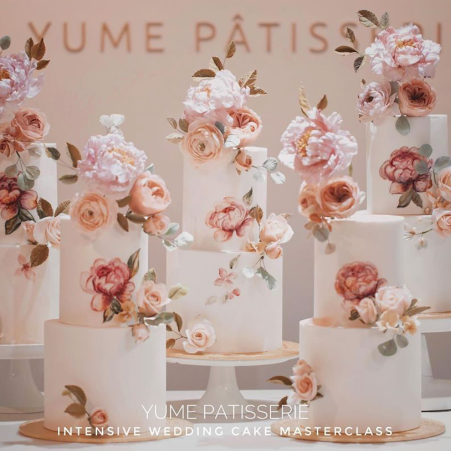 
                  
                    Load image into Gallery viewer, Masterclass: Chef Amber Wedding Flowers Intensive + Handpainted Wedding cake 3 Day Class
                  
                
