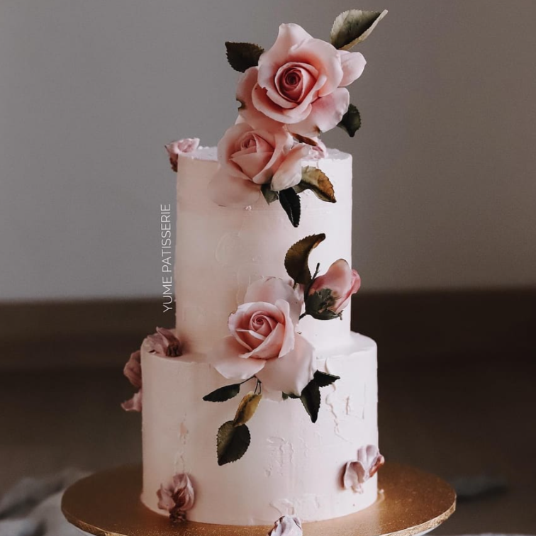 
                  
                    Load image into Gallery viewer, Masterclass: 2 Tier &amp;quot;Vienna&amp;quot; Buttercream Wedding Cake Masterclass (Real Cake)
                  
                