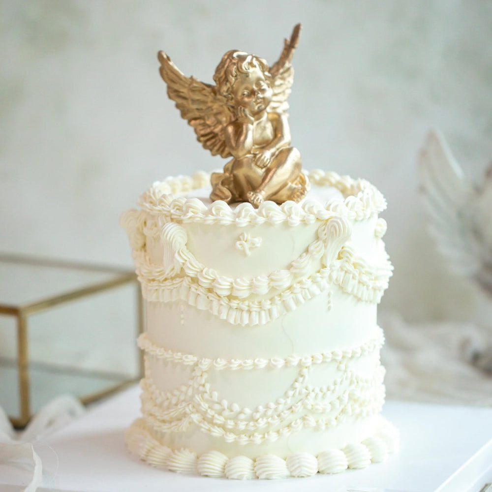 Masterclass: Angel Vintage Baroque Buttercream Cake